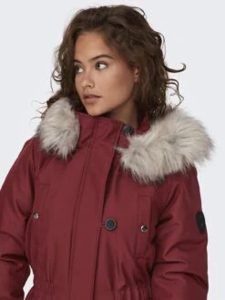 ONLY Parkas Winterparka Dames Rood -Kledingwinkel 224798999d3b8ec2e44e65ca98fa1df3