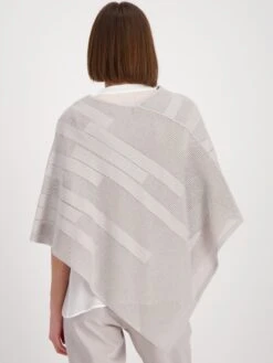 Monari Ponchos & Kimonos Cape Dames Ivoor -Kledingwinkel 33e48e89fac652b79f314a4c3a01dc7b