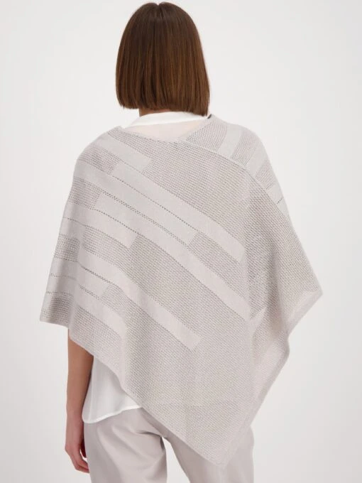 Monari Ponchos & Kimonos Cape Dames Ivoor -Kledingwinkel 33e48e89fac652b79f314a4c3a01dc7b scaled