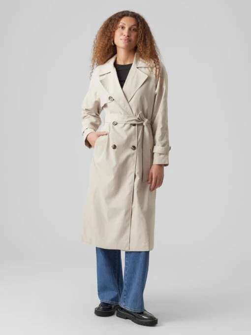 Vero Moda Trenchcoats Tussenmantel Tessa Dames Beige -Kledingwinkel 8b55d550de4413d0015f682b06f99b19 scaled