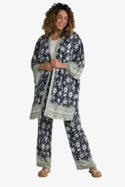 Ulla Popken Ponchos & Kimonos Kimono Dames Marine -Kledingwinkel c9a06df1bedc4e46b81cd54c2c872669