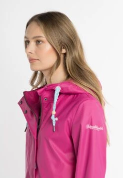 Schmuddelwedda Outdoor Jassen Functionele Jas Incus Dames Fuchsia -Kledingwinkel e91297652f0e9bbf16c0a99ba3a7c795