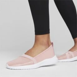 Puma Slip-on Sneakers Slip-on Adelina Dames Roze -Kledingwinkel ecf46a67debc6e07ffa00cbd55262fed